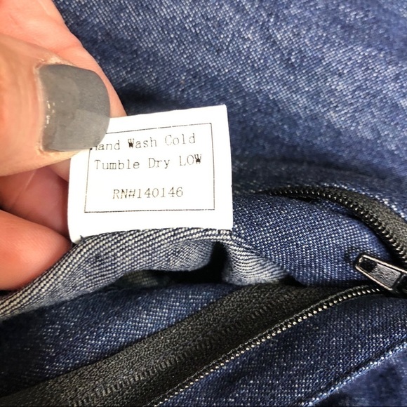 TOV Women’s Tiered Fringe Denim Bermuda Shorts Size Small (38) Statement Shorts - Picture 8 of 8